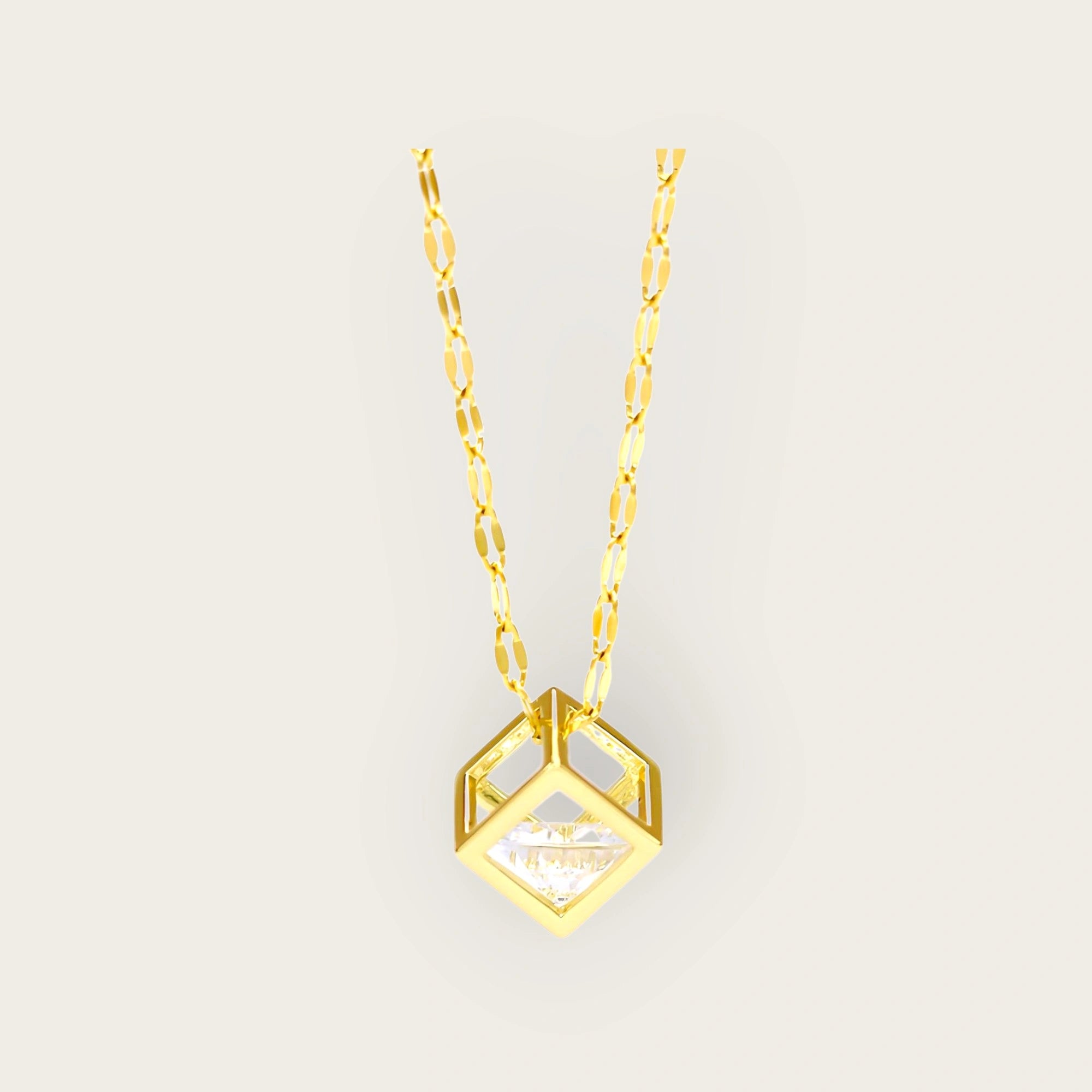 18K gold plated Stainless steel necklace for women and girls, Intensity,waterproof, Necklace length: 40+5 cm, contemporary, hypoallergenic, long lasting and does not tarnish.